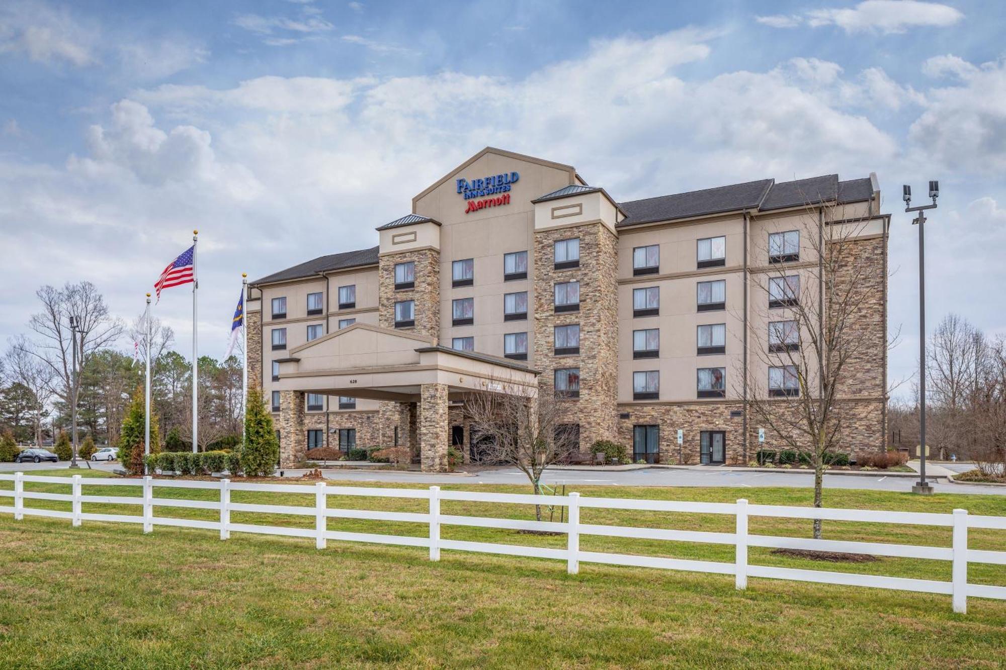 Fairfield Inn Suites Elkin Jonesville מראה חיצוני תמונה